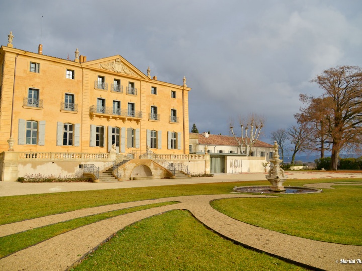 Château de Fonscolombe, Le Puy-Sainte-Réparade Hôtel *****